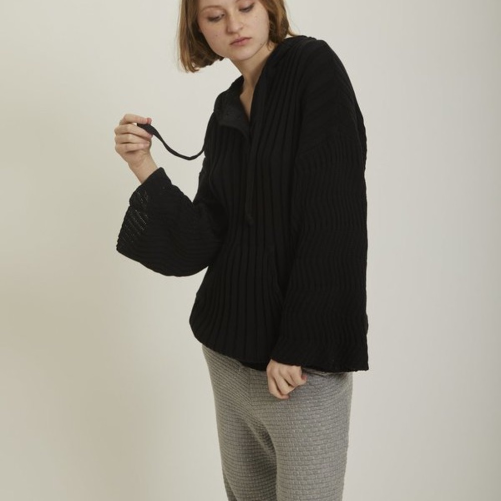 giu giu Black Ribbed Knit Hoodie Pullover Sweater Shrunken Nonna Style